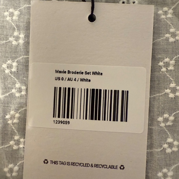 Princess Polly Mavie Broderie Top - Size 0 - Picture 9 of 9